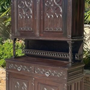 S4342 Gotycki kredens, XX w.