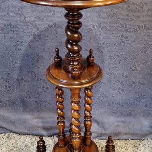 K135 Stolik boczny z mahoniu