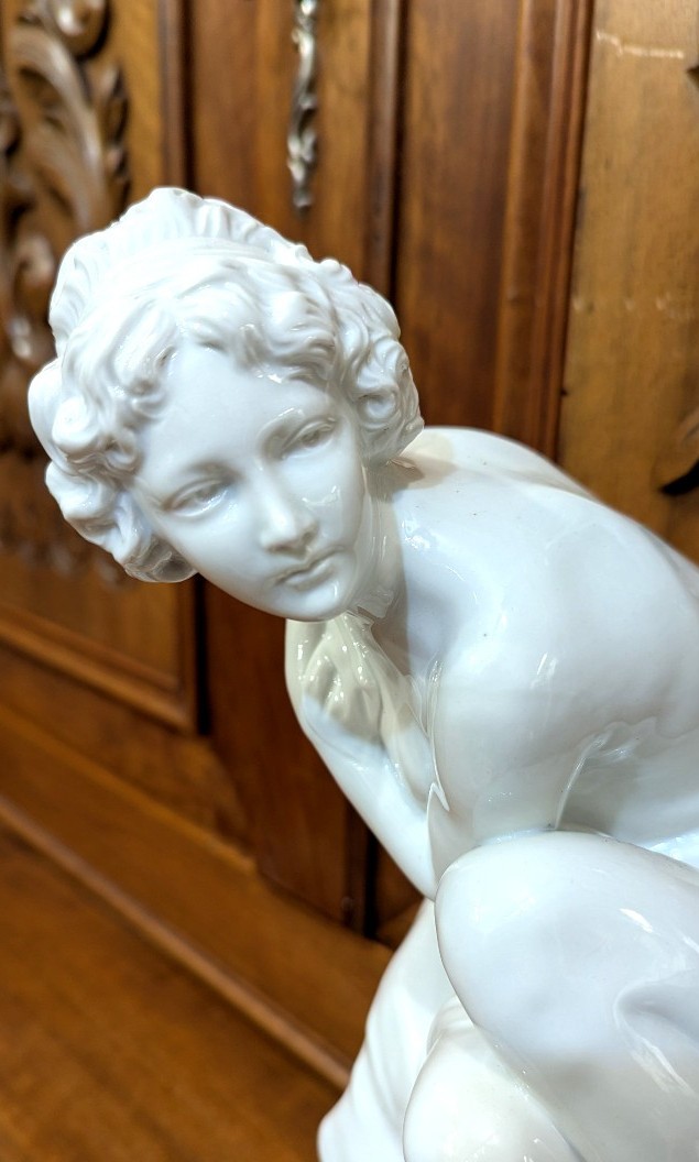 K150 Duża porcelanowa figura - obrazek 2