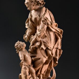 K813 Rzeźba Nasza Pani Pomocy