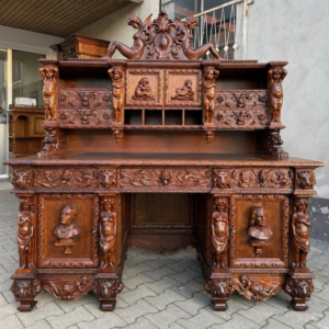 S1410 Bogato rzeźbione biurko z puttami, XIX w.
