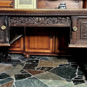 S306 Biurko na lwach