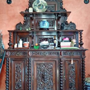 S425 Bogato rzeźbiony pomocnik