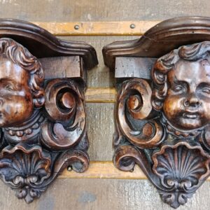 S4606 Para konsol ściennych z cherubami, XIX w.