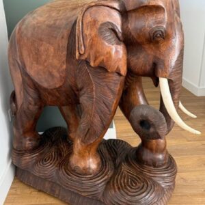 S651 Słoń, Rzeźba