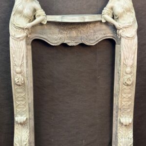 S906 Secesyjny kominek z kariatydami, XX w.